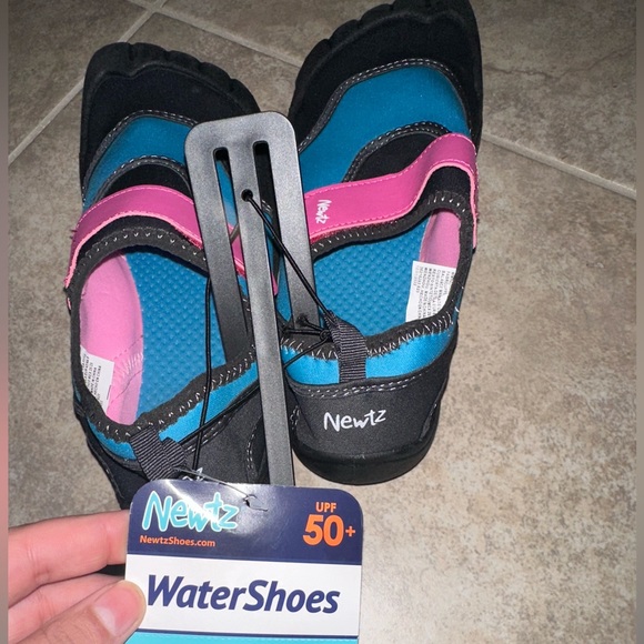 Newt UPF size 11/12 SPF 50* WaterShoes - Picture 3 of 4